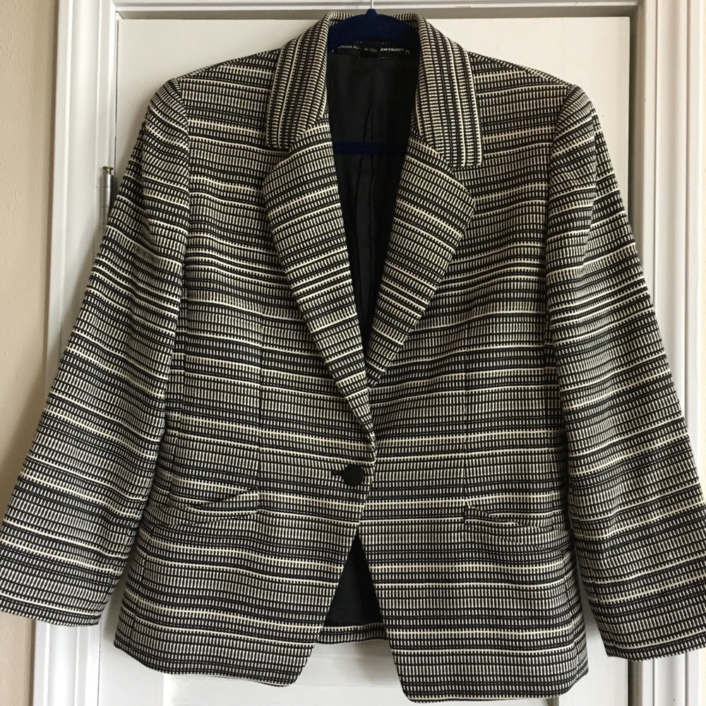 LINDA ALLARD ELLEN TRACY WOMANS BLAZER SIZE 6